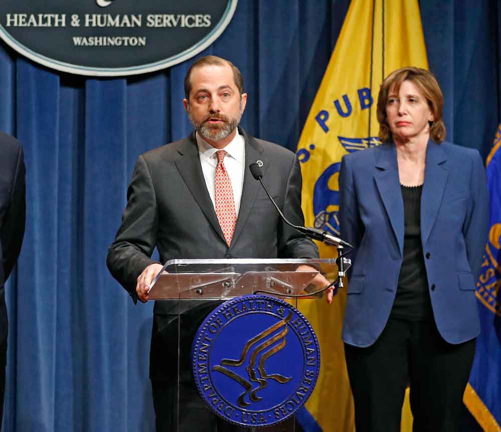 Health and Human Services Secretary Alex Azar and National Center for Immunization and Respiratory Disease Director Nancy Messonnier