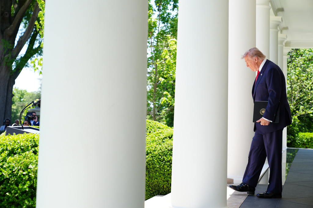 White House Wants To Honor Lifeguard Who Made Dramatic Rescue (Watch Video)