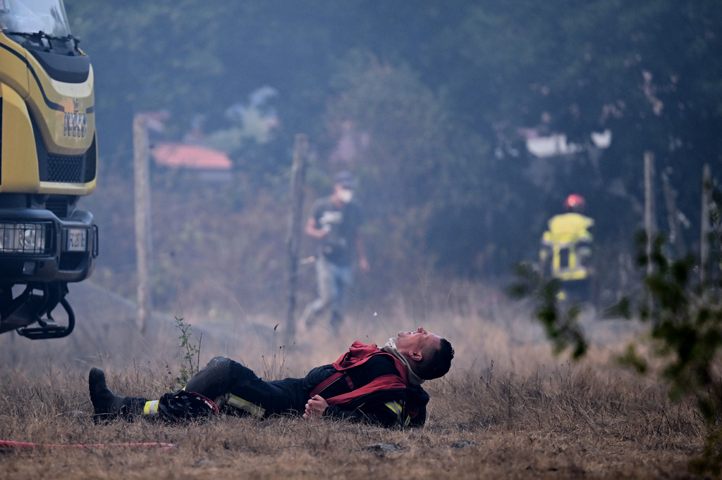 George Clooney & Family Evacuate Home As Wildfire Expands In France