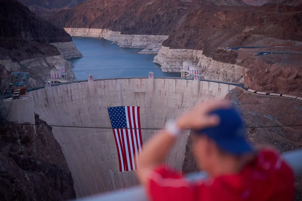 Country's Largest Reservoir Hits 90-Year Low