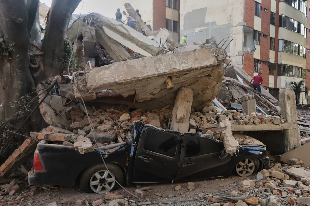 'Shocking — The City Fell Down Around Us' - Desperate Rescue Ops Continue After Colombia Quake, 3,000 Missing