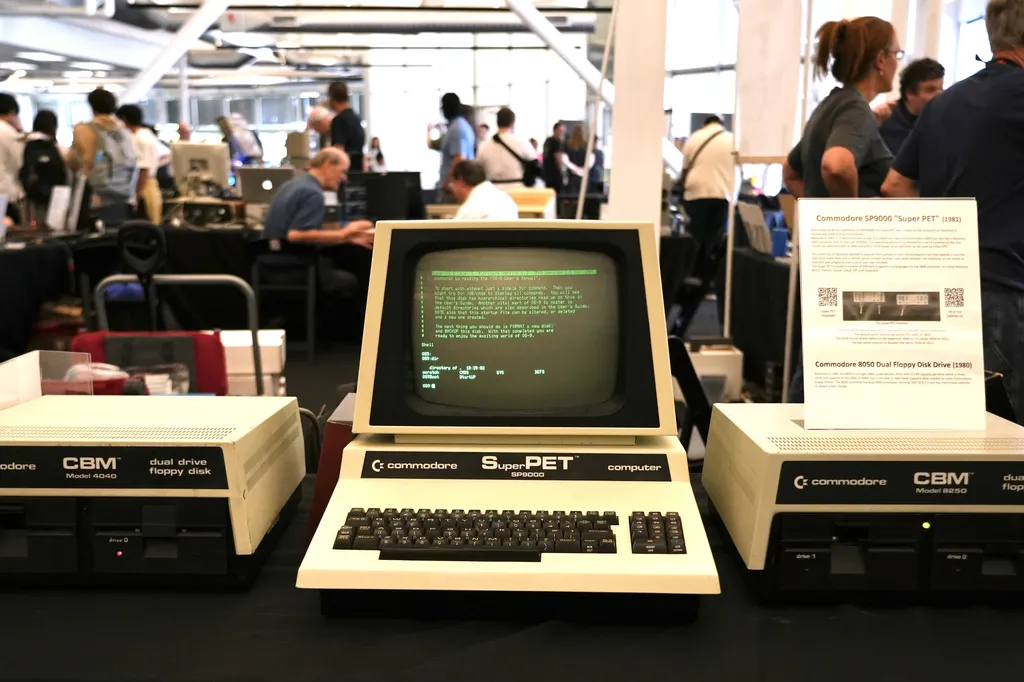Fascination With Vintage Computers Is Growing 