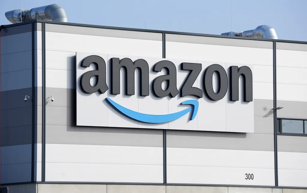 'Prime Air' Amazon Expands Drone Delivery To 500 Cities