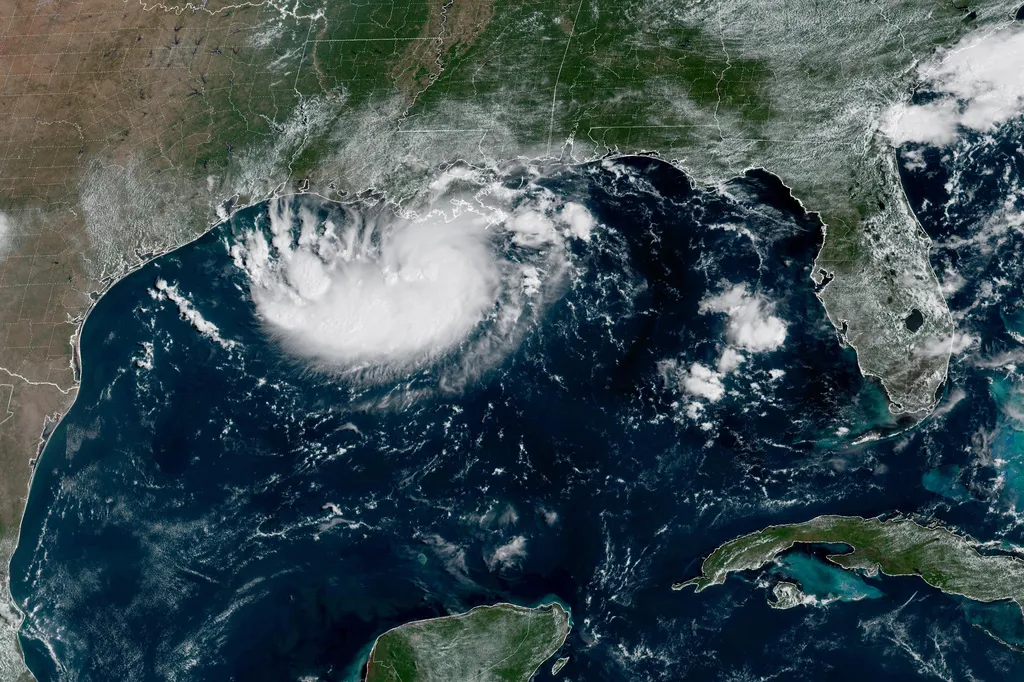 T/S Edouard Forms - Warnings Up For Texas/Louisiana