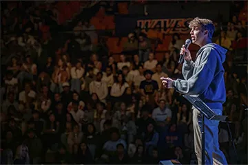 Grant Troutt encouaging the crowd to seek a true encounter with God