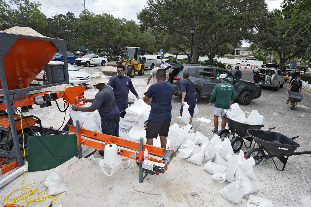 Florida residents preparing for effects of Tropical Storm Idalia